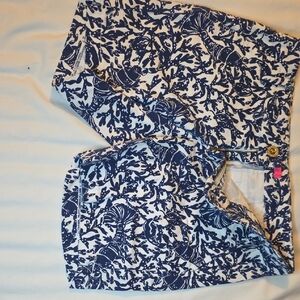 Lilly Pulitzer Blue and White Women's Shorts
